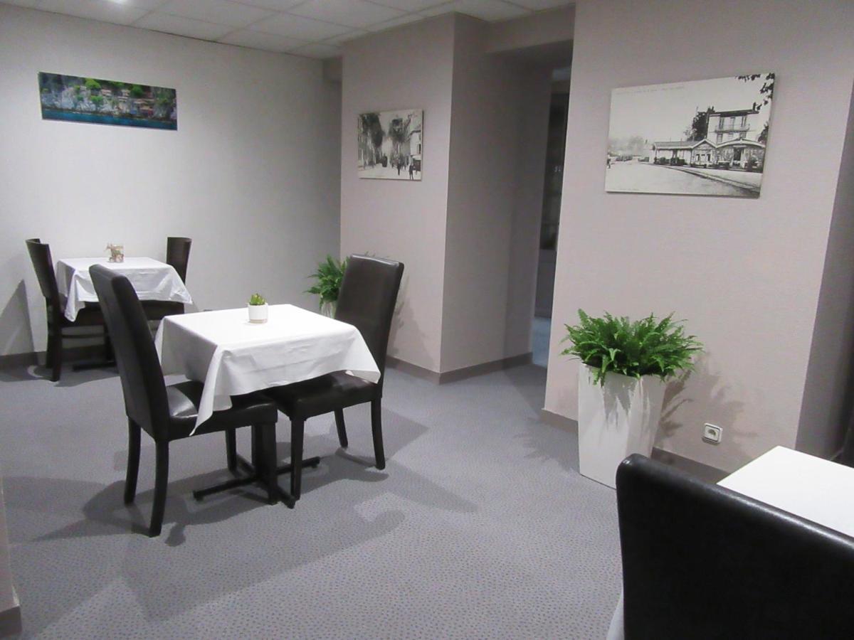 Contact Hotel De France Сент Екстериор снимка