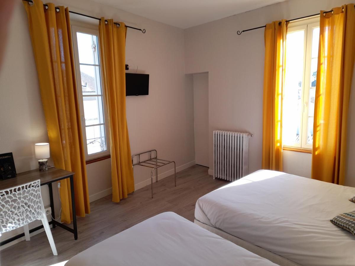 Contact Hotel De France Сент Екстериор снимка