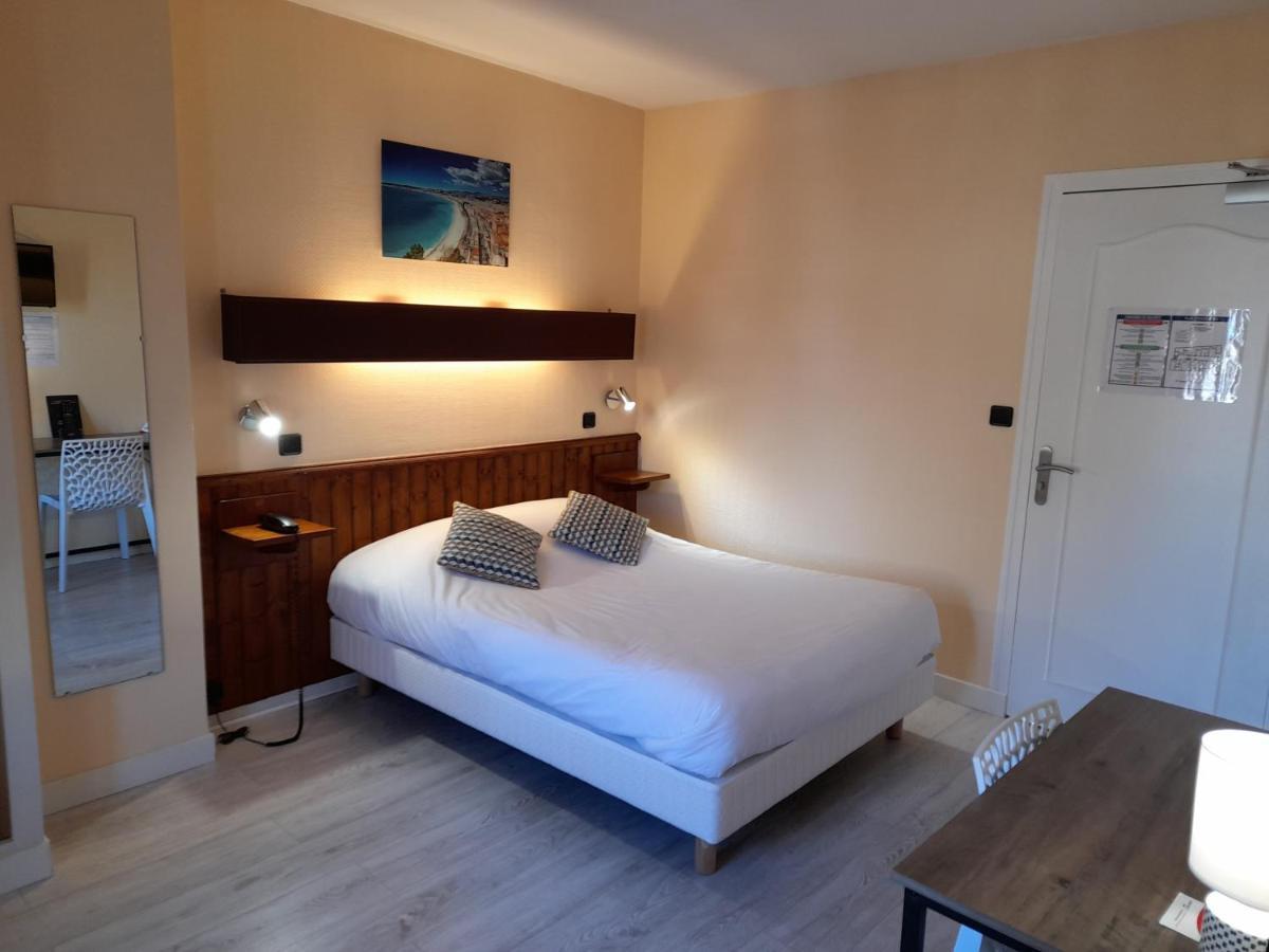 Contact Hotel De France Сент Екстериор снимка